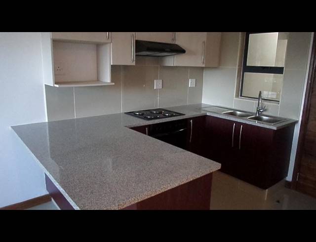 2 BEDROOM APARTMENT FOR SALE IN UMHLANGA RIDGE